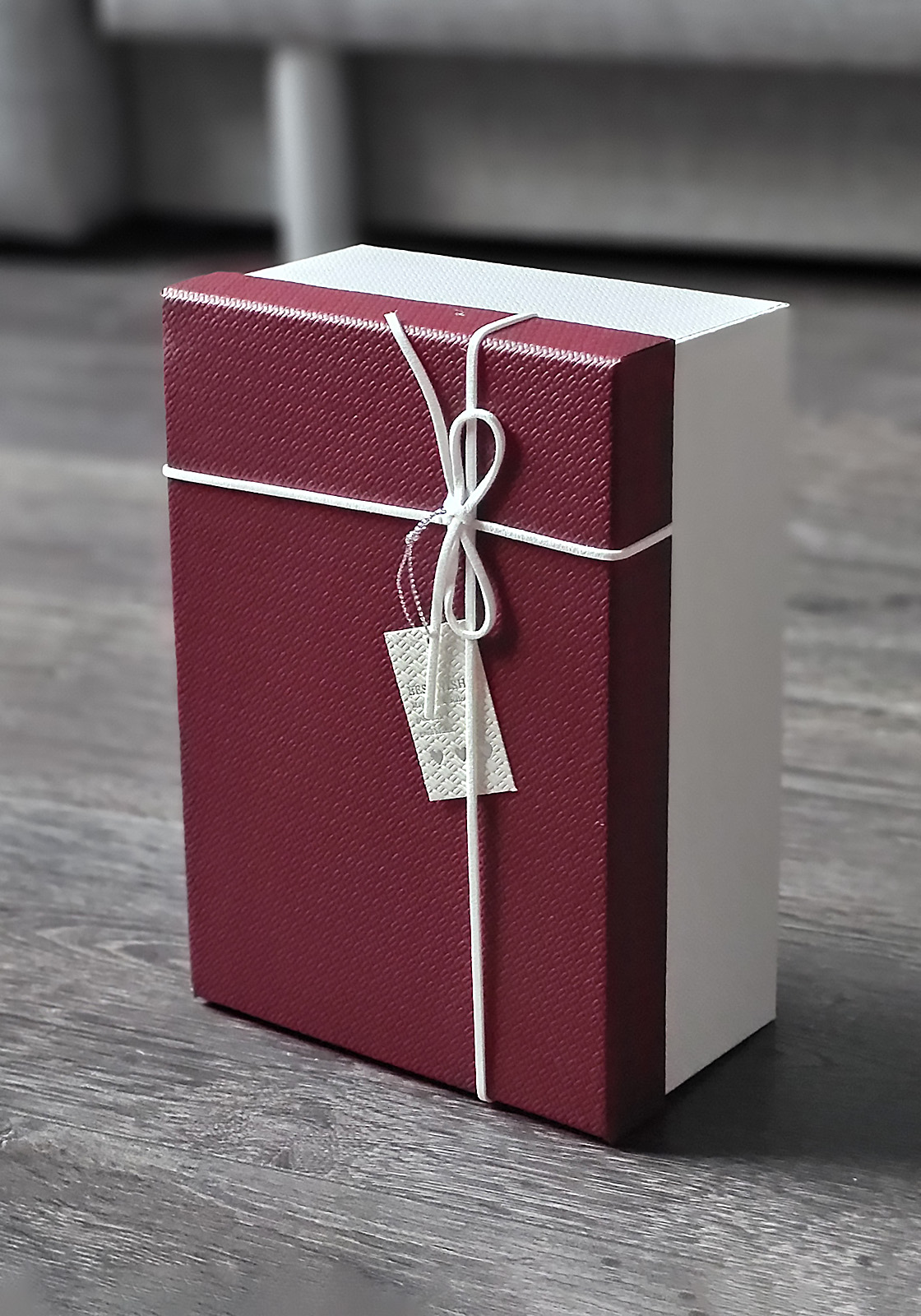 Подарочная коробка со шнурочками Gift box 4
