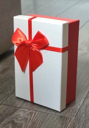 Подарункова коробка з бантом Gift box 7