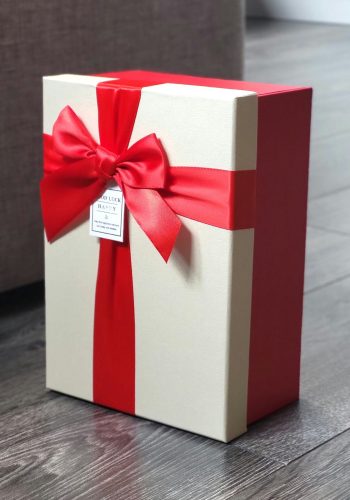Подарочная коробка с бантом Gift box 10