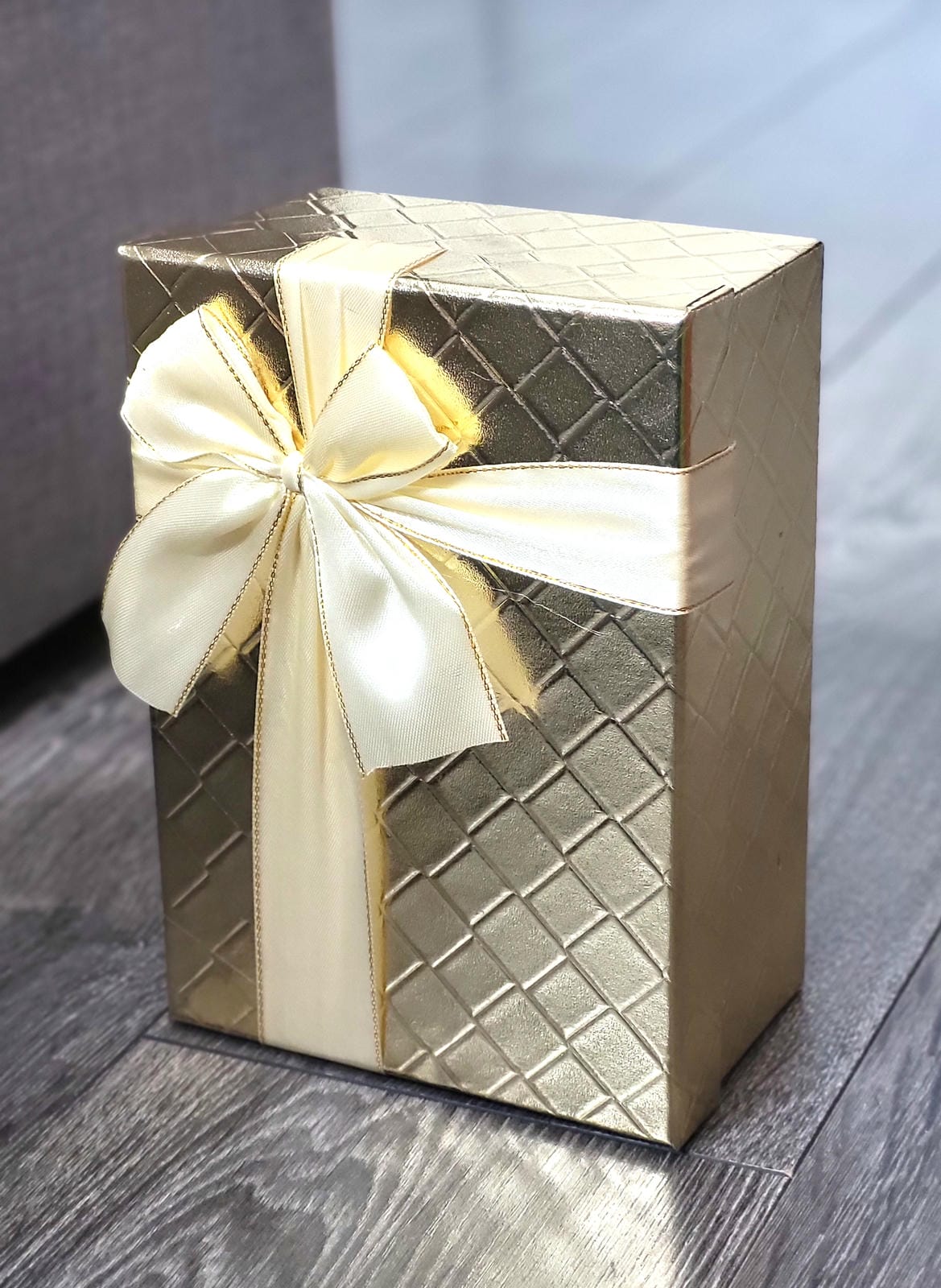 Подарункова коробка з бантом Gift box 12 Gold