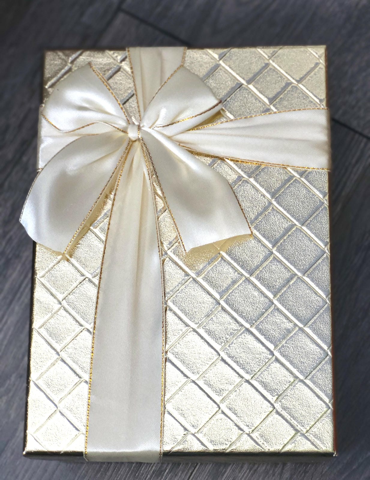 Подарункова коробка з бантом Gift box 12 Gold - Зображення 3